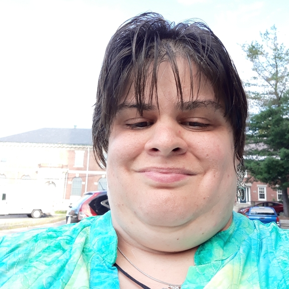 Meet your Posher, Kayla - Picture 1 of 1